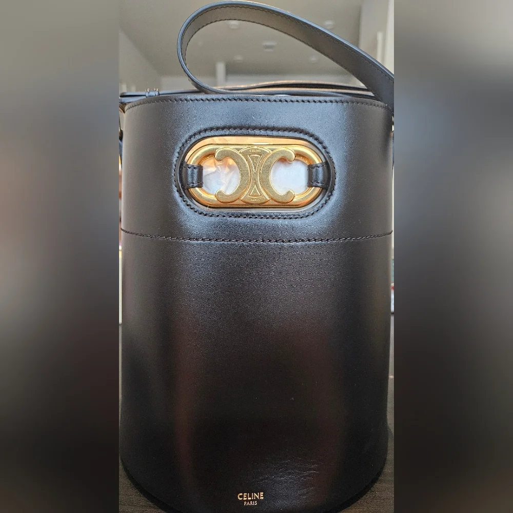 CELINE Black Maillon Triomphe Bucket Bag - Picture 5 of 9